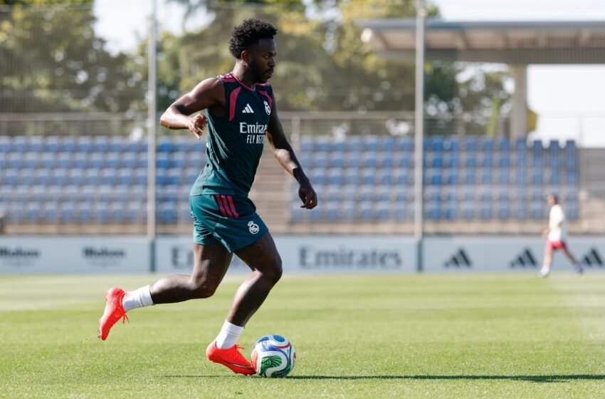  Vinicius renueva con el Real Madrid hasta 2032
