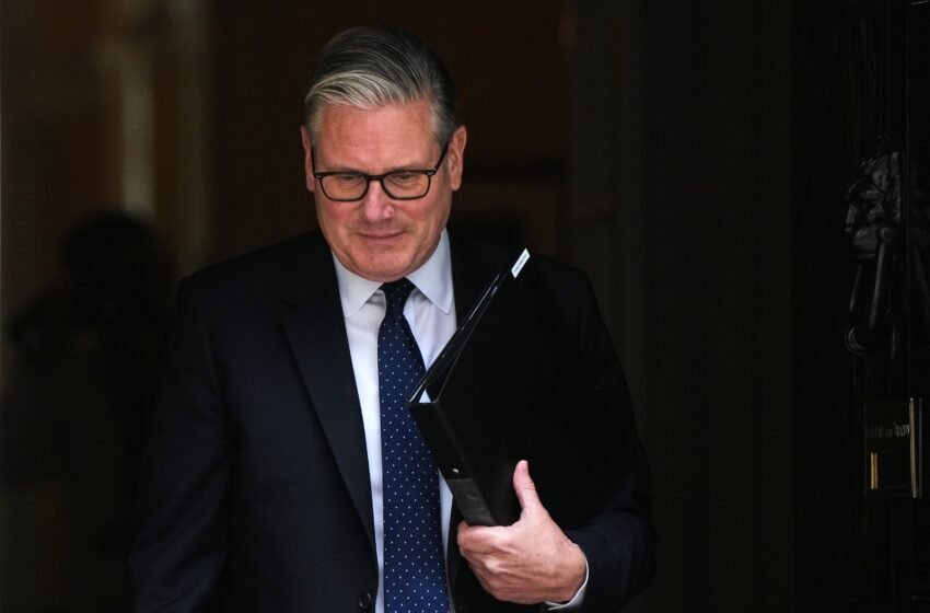  Starmer elude su responsabilidad y asegura que se le ocultó “deliberadamente” el veto interno al nombramiento de Mandelson