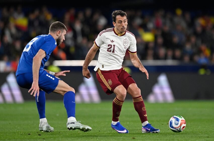  De la Fuente, tras la goleada ante Serbia: “Si alguien me pregunta quién puede ser entrenador, ese es Mikel Oyarzabal”