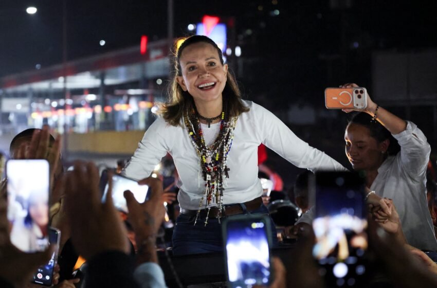  “Esto ni le quita ni le da votos a nadie”: el regreso de Machado reaviva la esperanza y la disputa por los votantes venezolanos en Miami