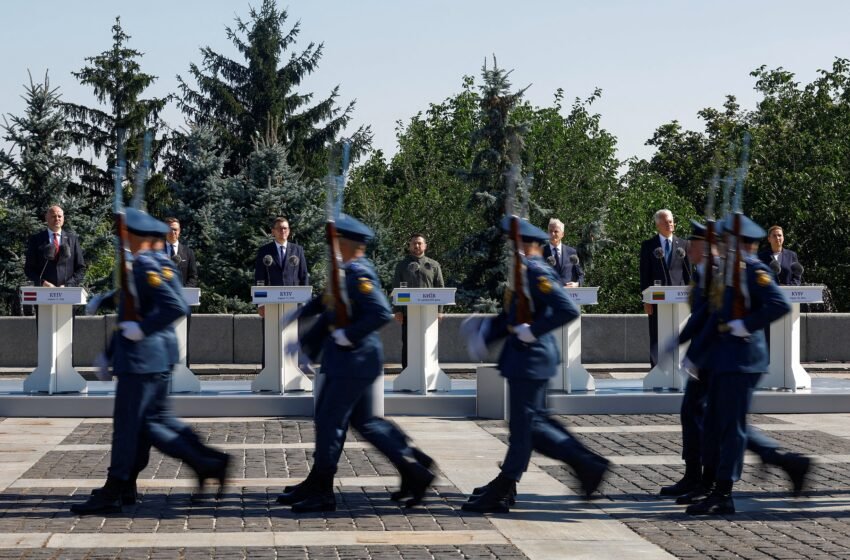  Zelenski alerta de que Putin prevé movilizar a 300.000 militares adicionales en Ucrania tras las elecciones de septiembre