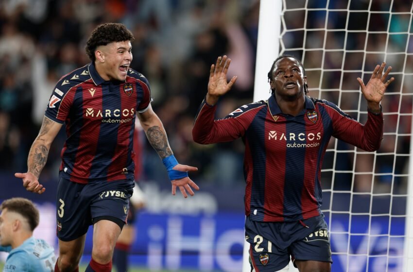  El Levante remonta un 0-2 en contra y sueña con la permanencia