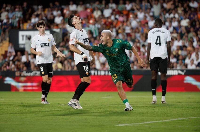  El Betis castiga la racanería del Valencia