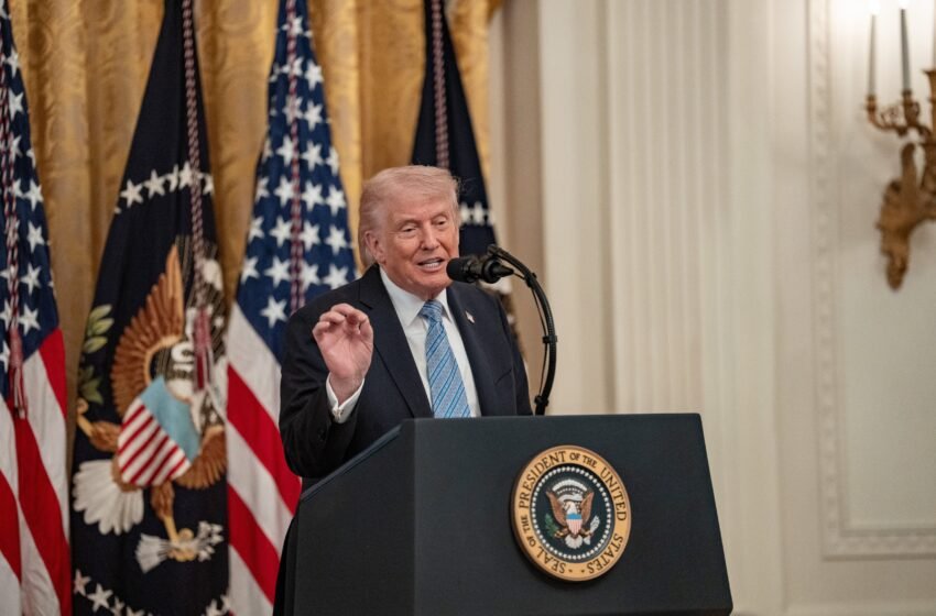 Trump insiste en sus ataques al Papa: “Pone en peligro a muchos católicos”