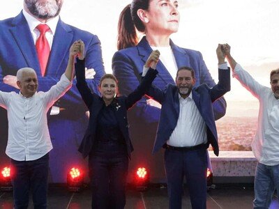  Carolina Mejía recibe respaldo de Eligio Jáquez