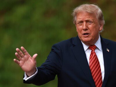 Donald Trump promete eliminar los aranceles al whisky irlandés
