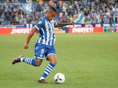  El Alavés de Mariano Díaz asume el liderato provisional de la LaLiga