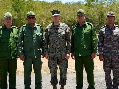  Jefe militar de EE.UU. se reúne con Ejército cubano en Guantánamo