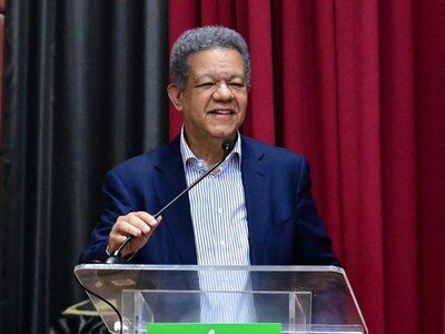  Leonel Fernández sostiene encuentros en Pensilvania