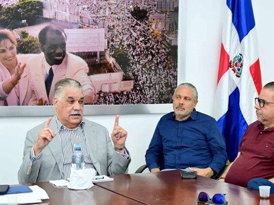  Miguel Vargas pide al Gobierno actuar con responsabilidad ante crisis