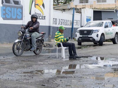  Reclaman solución urgente por deterioro de calle de Guaricano