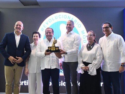  Reconocimiento a Paliza por su trayectoria en el PRM de Santiago
