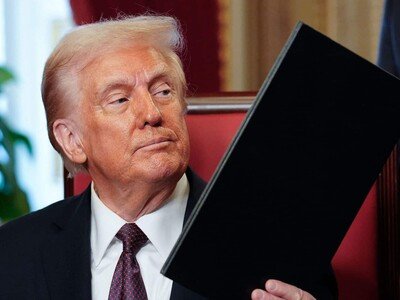  Trump impone arancel 10% tras fallo de la Corte Suprema