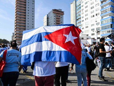  Trump impone sanciones a Cuba y amenaza con intervención militar