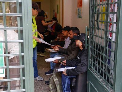  Más del 70 % de solicitantes regularización en España con permiso