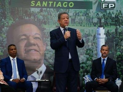  Leonel Fernández arremete contra la gestión del PRM