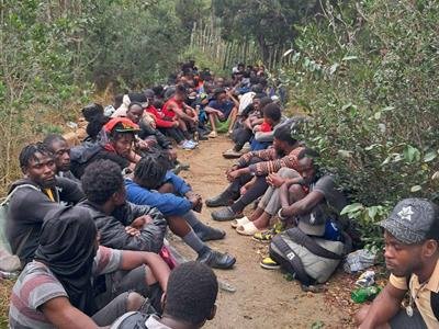  Detienen a más de 60 inmigrantes haitianos en Loma de Cabrera